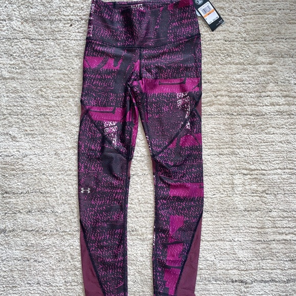 NWT women’s Under Armour heat gear leggings, size Small - Picture 6 of 10